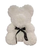 Un ours en rose éternelle blanche