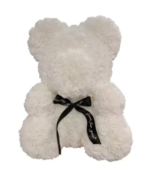 Un ours en rose éternelle blanche